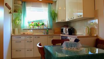 Comfort-Apartment, Gartenblick | Eigene Küche | Wasserkocher