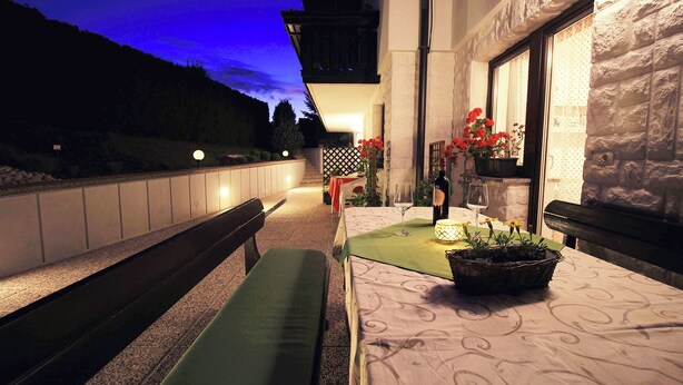 Comfort appartement, uitzicht op tuin | Terras