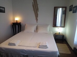 2 makuuhuonetta, silitysrauta/-lauta, internet, vuodevaatteet