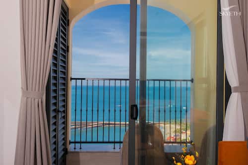 Premier Apartment, 1 bedroom, balcony, sea and fireworks view | Beach/ocean view