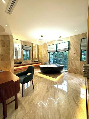 Bathroom - Luna Sol - Sunset & Firework Signature (Phu Quoc)