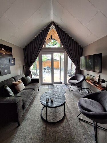 Tinyhouse / Chalet im Ferienpark Rhederlaagse Meren in NL-Lathum am See