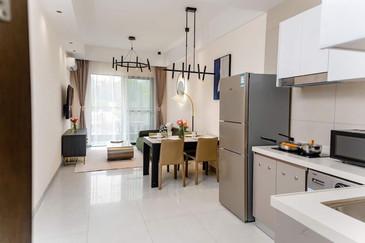 Deluxe Apartment, 1 Bedroom, Balcony, City View | Dapur peribadi