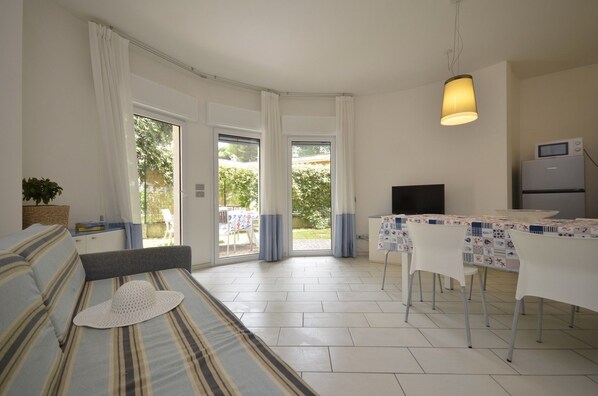 Living area - Your elegant getaway in Bibione by Beahost Rentals (Bibione)