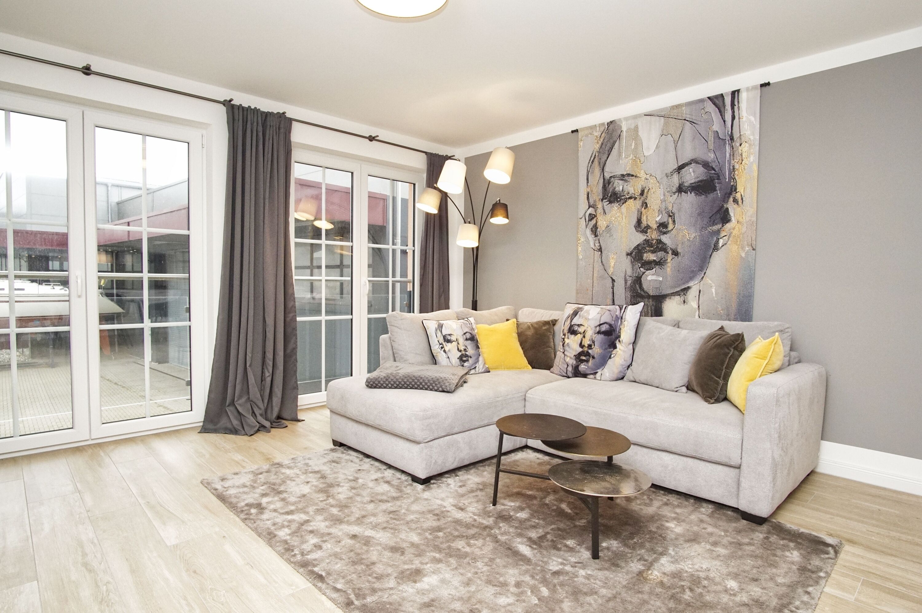 Fernseher, Stereoanlage