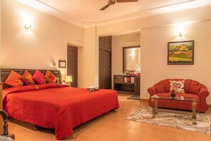 精品别墅, 3 间卧室, 山谷景观, 山腰 | 3 多间卧室、特色家居、办公桌、遮光窗帘