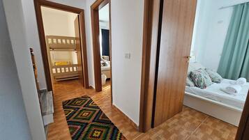 3 habitaciones, tabla de planchar con plancha y wifi gratis