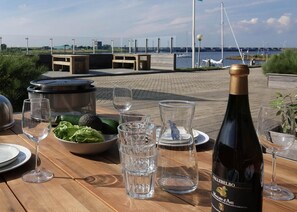 تناول الطعام بالخارج