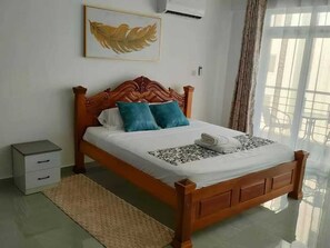 3 bedrooms, iron/ironing board, free WiFi, bed sheets - 3-bedroom apartment in Mombasa, Nyali with a Pool, Oceanview, AC and WiFi  (Mombasa)