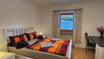 2 bedrooms, desk, travel crib, free WiFi