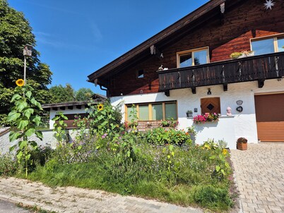 Quiet, centrally located apartment in the beautiful center of Gmund am Tegernsee.