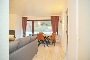 Télévision, chaîne hi-fi