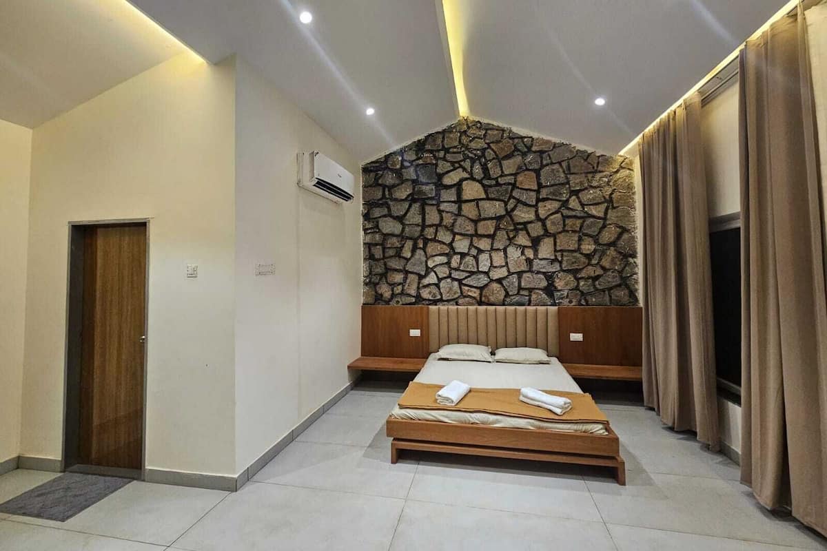 15 habitaciones, espacio para trabajar con laptop y wifi gratis