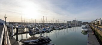 Central Brighton Marina - Apartment - Sleeps 4