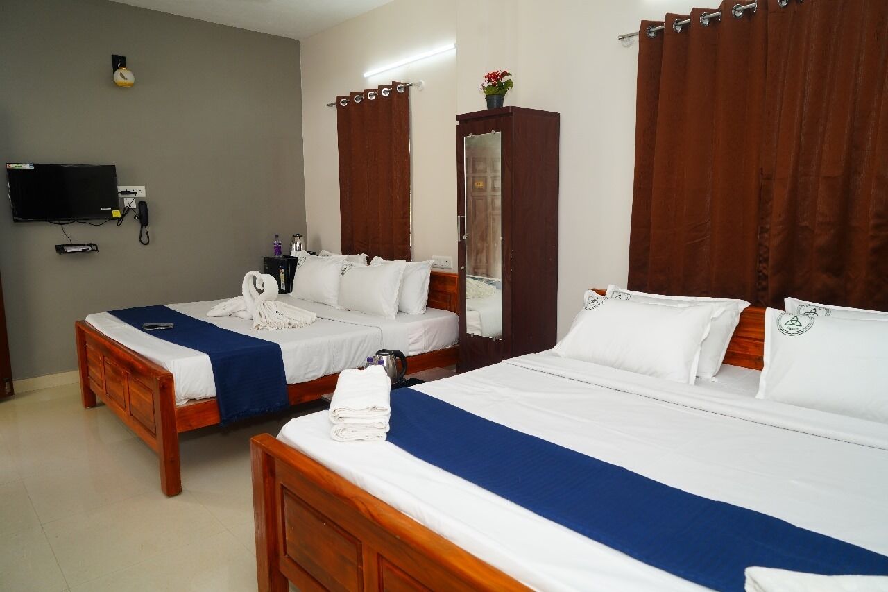 In-room safe, laptop workspace, soundproofing