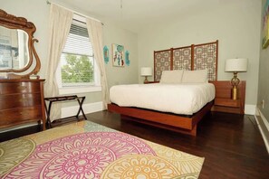 2 slaapkamers, een strijkplank/strijkijzer, gratis wifi, beddengoed