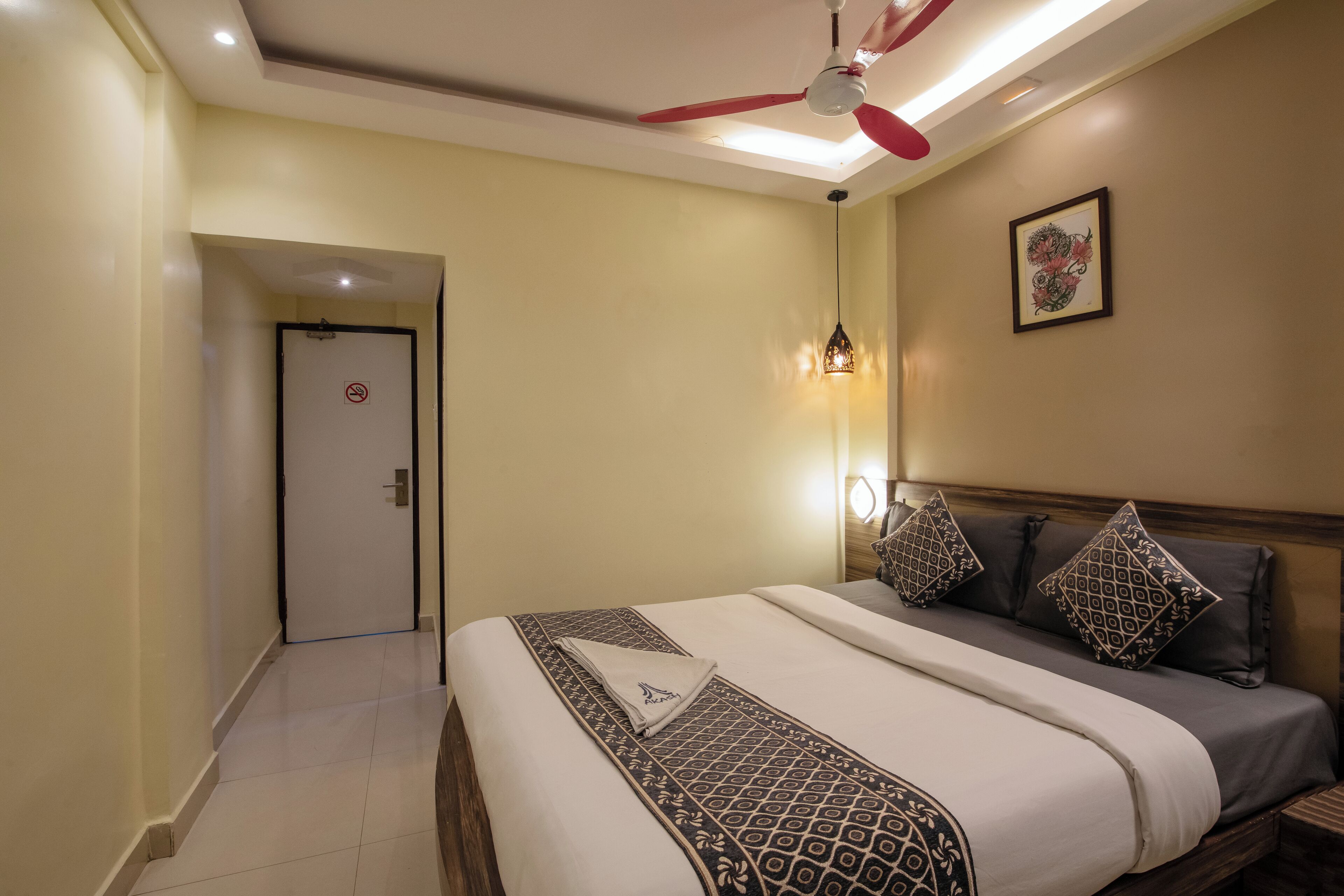 Hypo-allergenic bedding, desk, rollaway beds, free WiFi