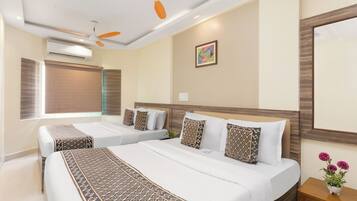 Family Double Room | Hypo-allergenic bedding, desk, rollaway beds, free WiFi