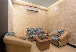 Reception - The Cubic Stays (Chennai)