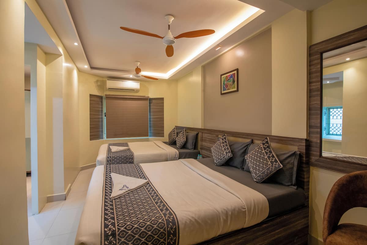 Hypo-allergenic bedding, desk, rollaway beds, free WiFi