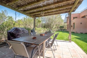 Outdoor dining - Villa Anahuacal.li (Begur)