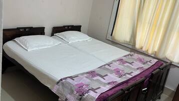 2 chambres, fer et planche à repasser