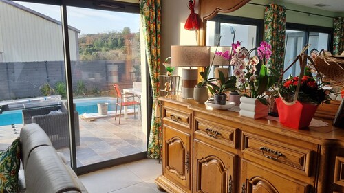 VILLA NEUVE ENTRE MER ET CAMPAGNE