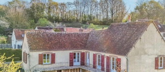 Spacious house with garden, pets allowed, ideal for family or friends