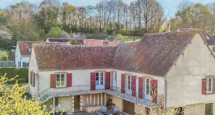 Spacious house with garden, pets allowed, ideal for family or friends