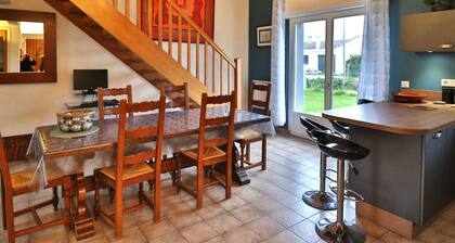 Maison confortable 3 chambres, jardin, proche plages & bourg, WiFi, parking