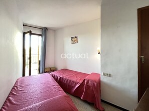 3 bedrooms, WiFi - Seafront apartment with terrace and parking in Platja d'Aro (Platja d'Aro)