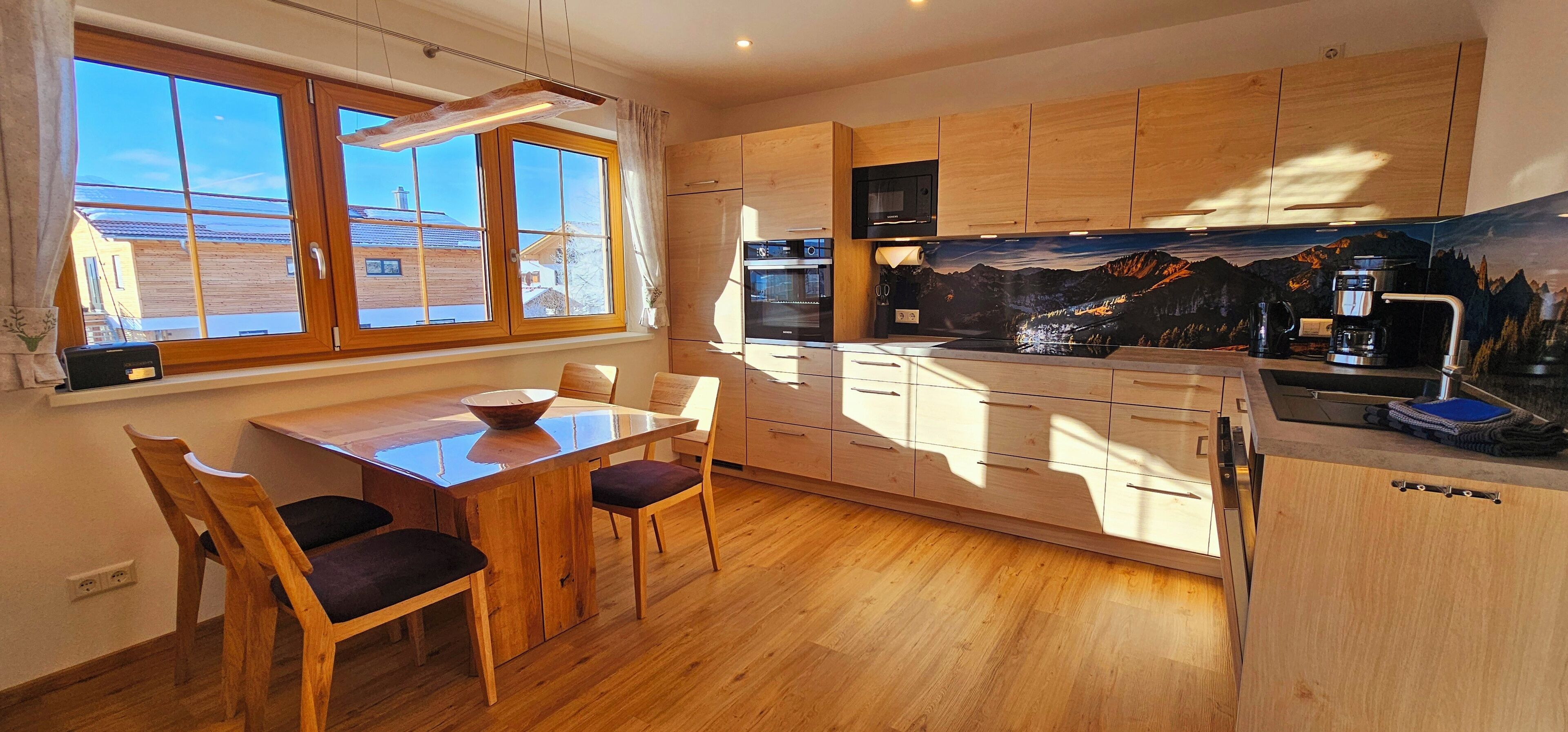 冰箱、微波炉、烤箱、炉灶