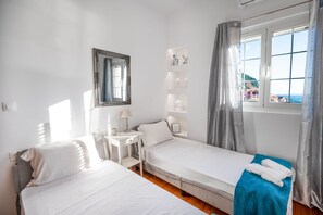 Ferienhaus | 4 Schlafzimmer, Schreibtisch