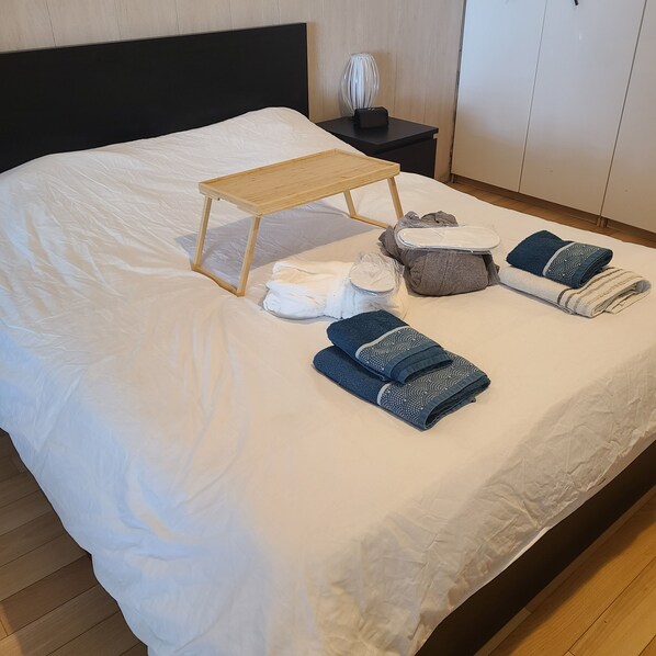 2 chambres, fer et planche à repasser, Wi-Fi, literie fournie