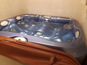 Baignoire à remous intérieure