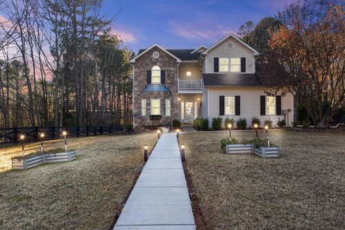 New to Vrbo! Jefferson Poolside Escape w/ pool!