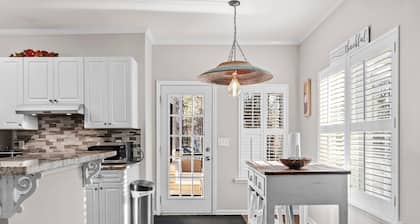 New to Vrbo! Jefferson Poolside Escape w/ pool!