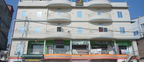 Mặt tiền nơi lưu trú