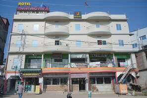 Front of property - Hotel Aaradhya (Guwahati)