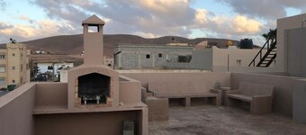 Spacious villa just steps from the ocean ideal for family and friends