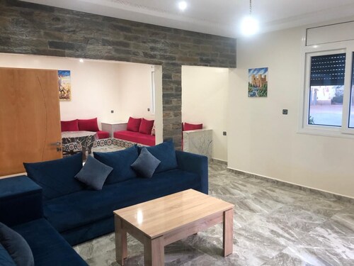 Spacious villa just steps from the ocean ideal for family and friends 