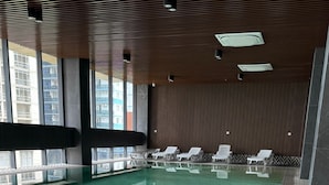 プール
