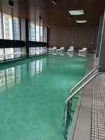 Una piscina techada
