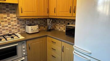 House | Private kitchen | Fridge, microwave, oven, stovetop