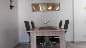 Deluxe Apartment | Private kitchen | Full-size fridge, microwave, oven, stovetop - HOLIDAYS HOMES IL FOLLETTO (Gambarogno)