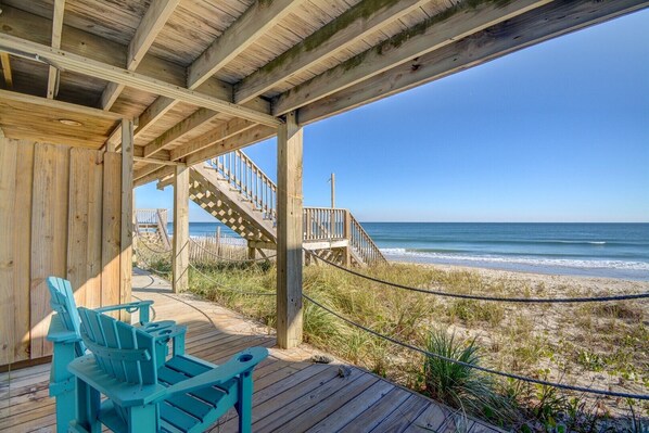 Property grounds - "As You Wish" Oceanfront Home with Ground Floor Apartment & Game Room (Surf City)