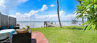 Walk to Beach - 2BR Between River & Ocean