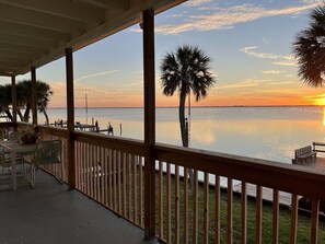Outdoor dining - Massive Property With Pool Perfect for Big Groups (Cocoa Beach)