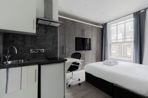 1 bedroom, desk, WiFi, bed sheets - Beautiful Studio in Queensway (London)