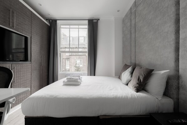 1 bedroom, desk, WiFi, bed sheets - Beautiful Studio in Queensway (London)